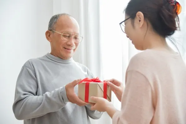 Ngày của cha hãy dành thời gian ở gần cha mẹ hơn một chút