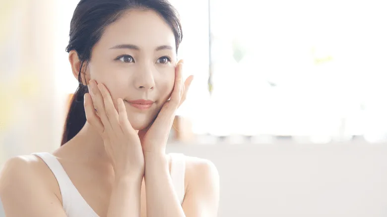 Viên uống hoa anh thảo còn là “thần dược” cho làn da và mái tóc 